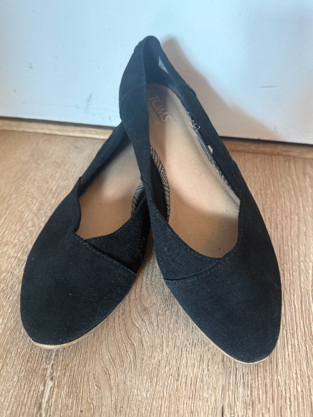 TOMS Black Suede Pointed Toe Flats – Size 9